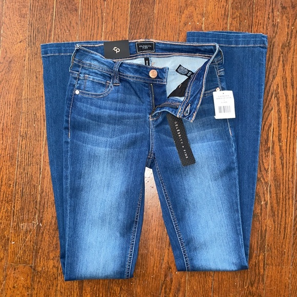 Celebrity Pink 3/26 Kickboot FlareDenim Jeans NWT - Picture 2 of 9